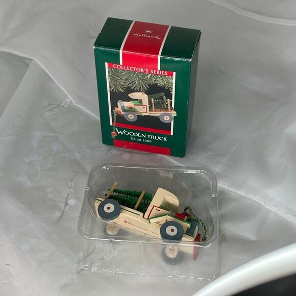 Hallmark 1989 Wooden Truck ornament in box - Picture 2 of 5